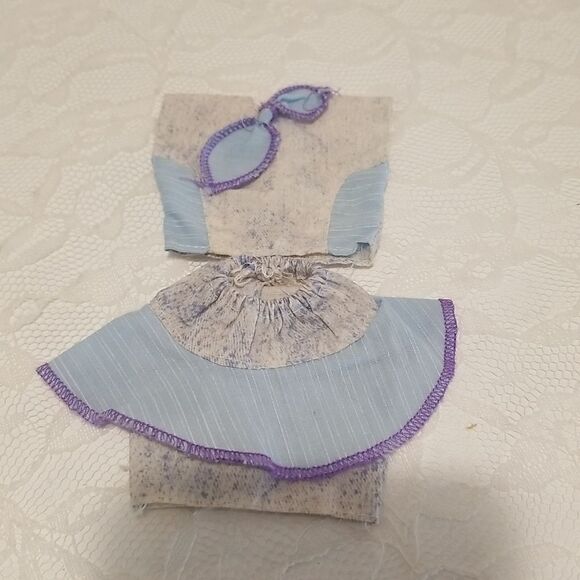 Barbies   - Picture 2 of 4